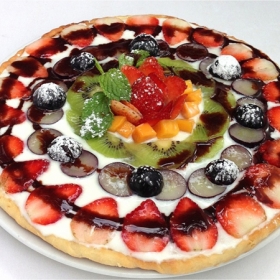 Pizza Hoa Quả (Loại lớn. 32cm) 138.000đ